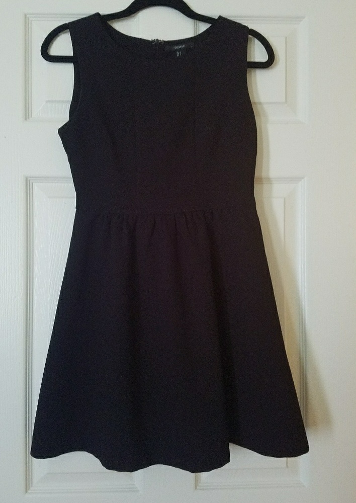 Forever 21 Black Sleeveless Skater Dress Size S